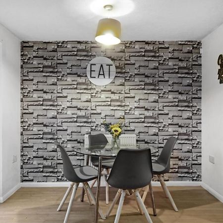 Tayberry Close Contractors & Leisure Apartment By Leecroft Stays Дарби Екстериор снимка