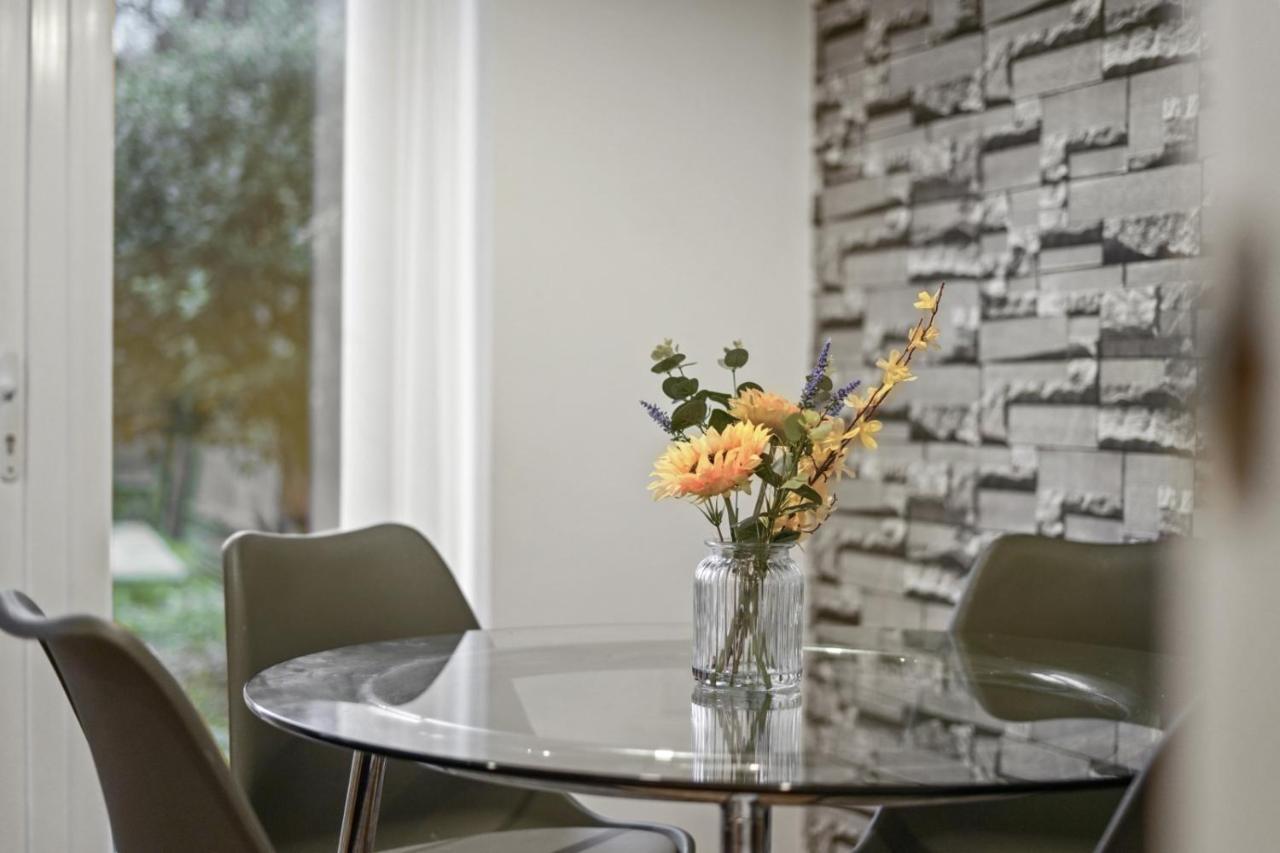 Tayberry Close Contractors & Leisure Apartment By Leecroft Stays Дарби Екстериор снимка