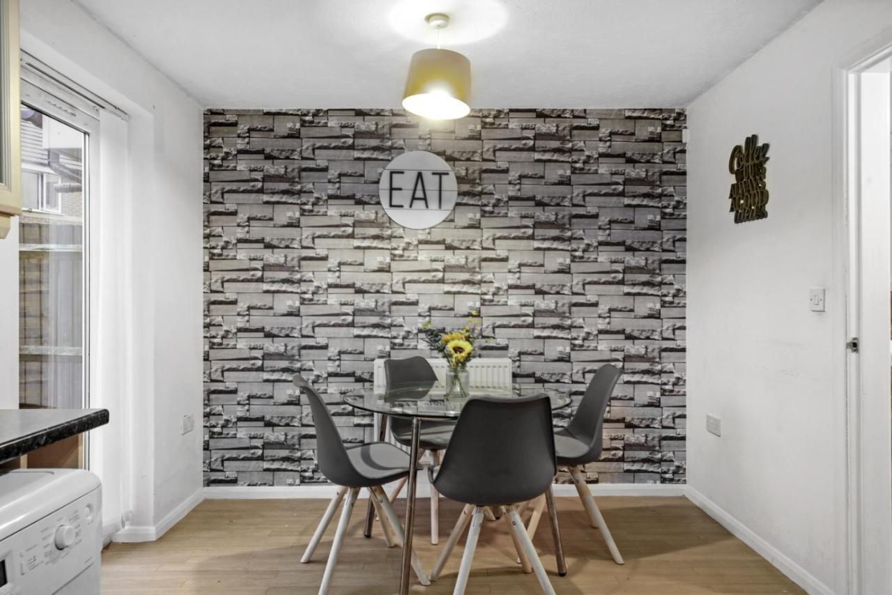 Tayberry Close Contractors & Leisure Apartment By Leecroft Stays Дарби Екстериор снимка